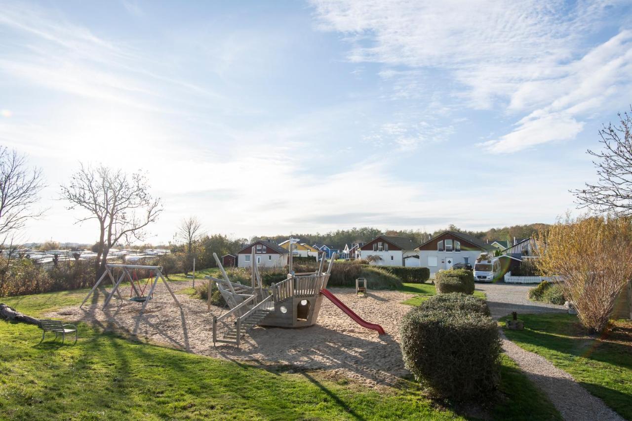 Seepark Suessau Ferienhaus Seehund 1 Eksteriør bilde